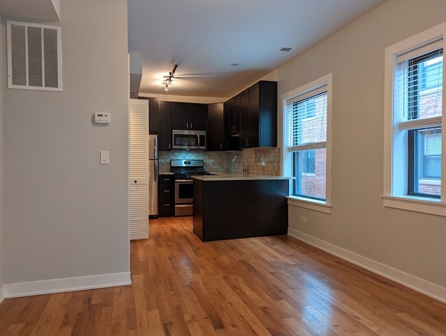 Building Photo - 2203 W Eastwood Ave