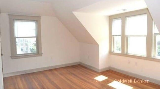 Photo - Rent an Individual Room in a 6bed - Washer... Apartment