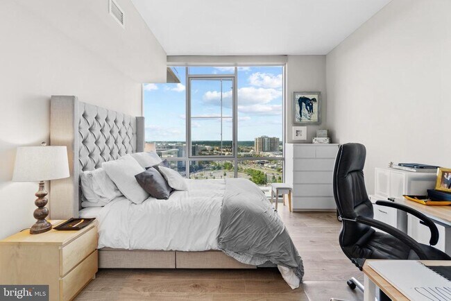 Foto del edificio - 930 Rose Ave