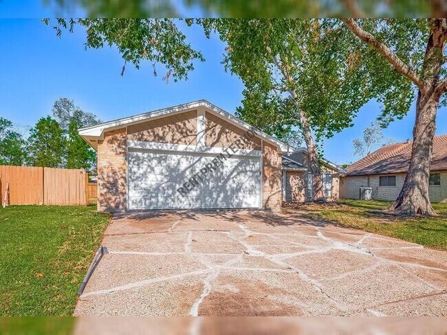 Building Photo - 16023 Spinnaker Dr