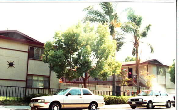 Building Photo - 4841 W Canoga St