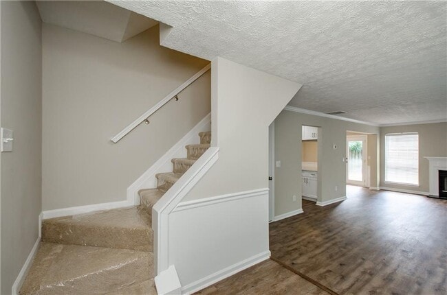 Building Photo - 10840 Mortons Crossing