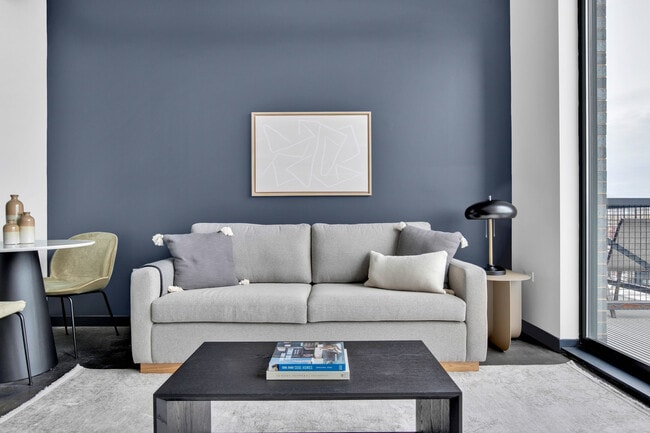 Foto del edificio - 1647 N Milwaukee Ave