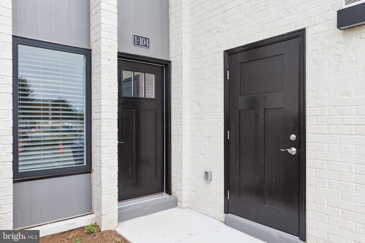 19500 VILLAGE WALK Dr Unit 1104, Montgomery Village, MD 20886 Room