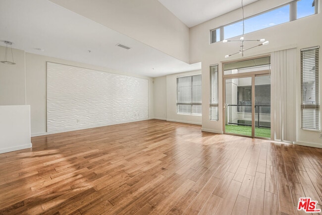 Foto del edificio - 13044 Pacific Promenade