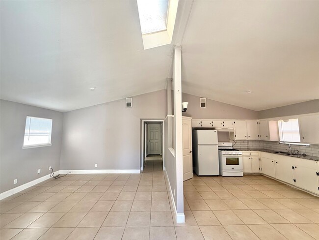 Building Photo - 12842 Corpus Christi St