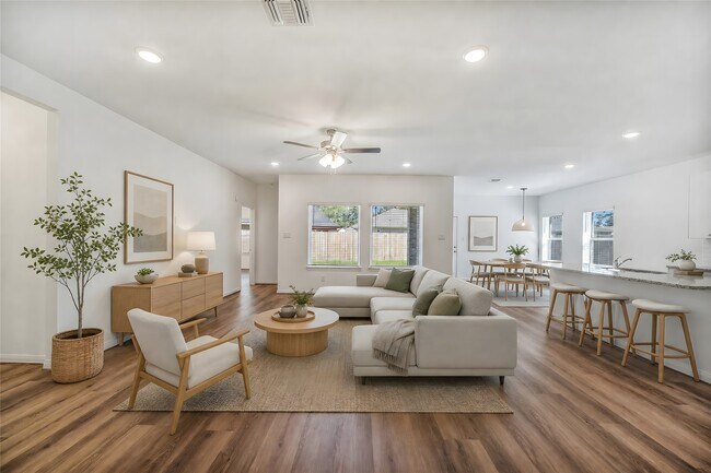 Foto del edificio - 11955 Pondwood Dr