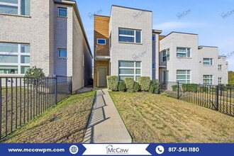 Building Photo - 358 Oakbend Dr