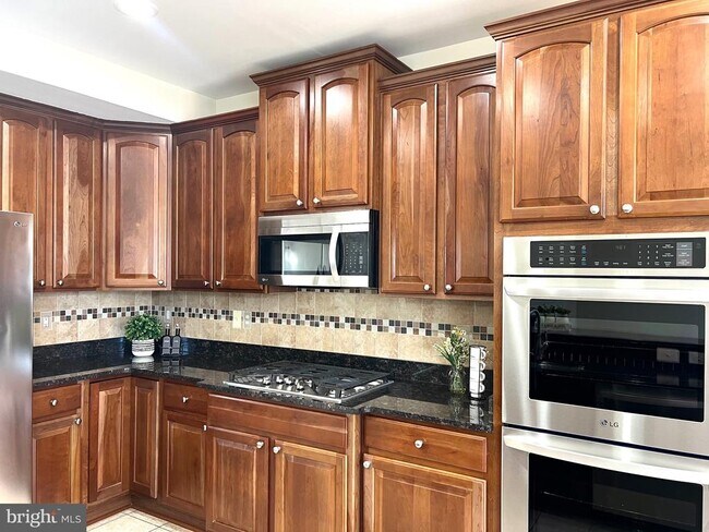 Foto del edificio - 7208 Elkridge Crossing Way