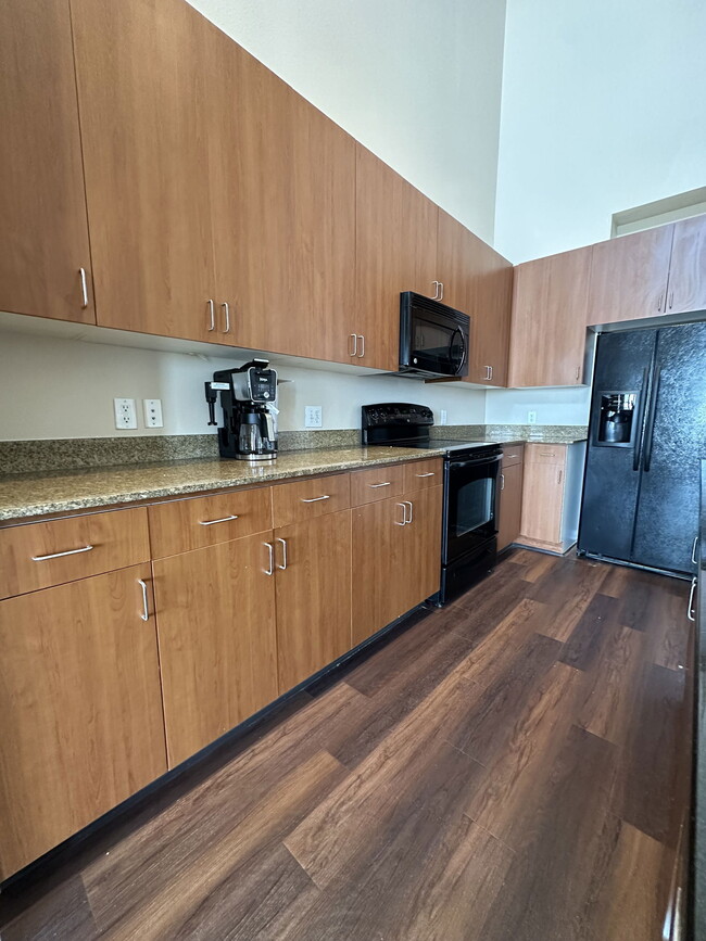 Foto del edificio - 2109 Town Center Ln