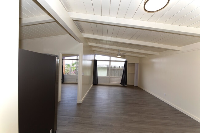 Building Photo - 723 Hoomalimali St