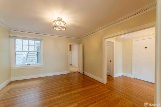 Foto del edificio - 2124 Bay St