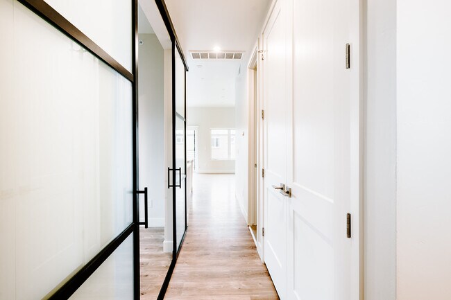 Foto del edificio - Pearl Flats