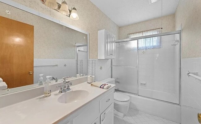 Foto del edificio - 813 NE 86th St