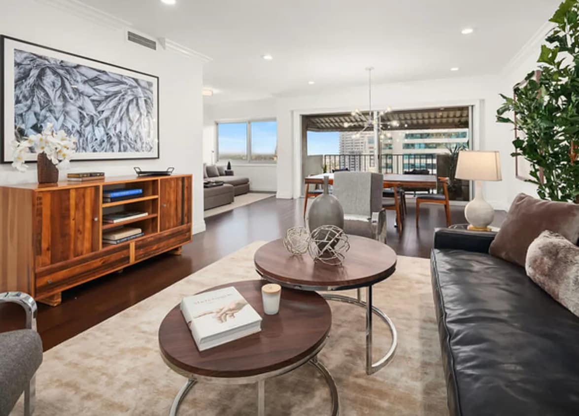Foto principal - 10450 Wilshire Blvd
