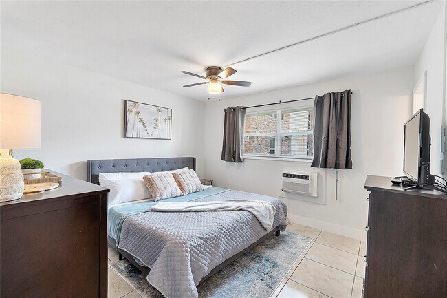 Foto del edificio - 3230 NE 13th St