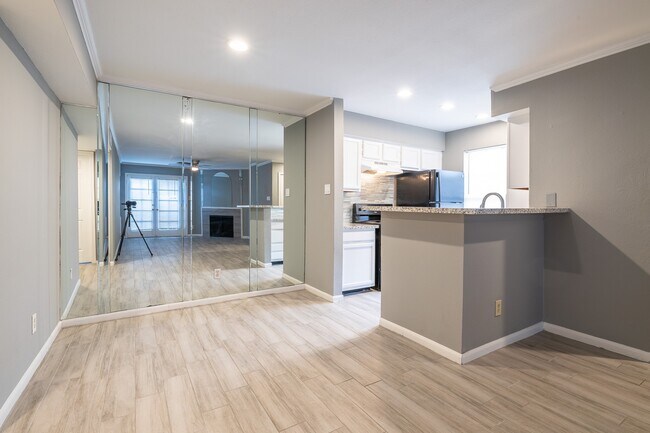 Foto del edificio - 14600 Fonmeadow Dr