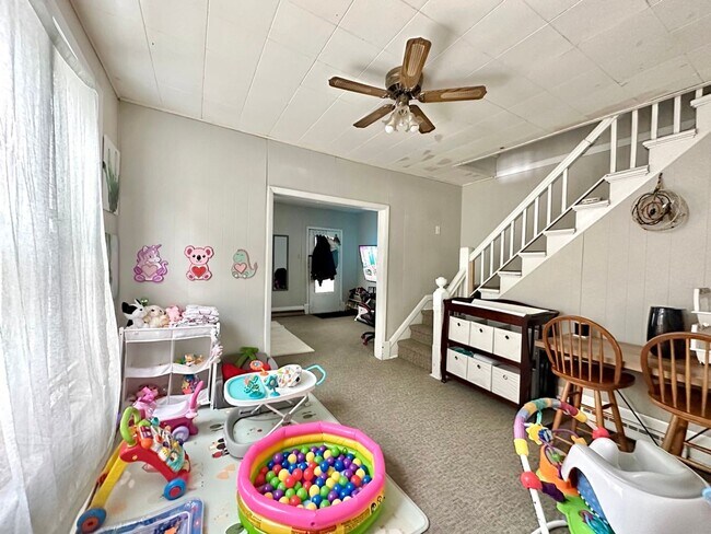 Foto del edificio - 5731-5733 W 8th St