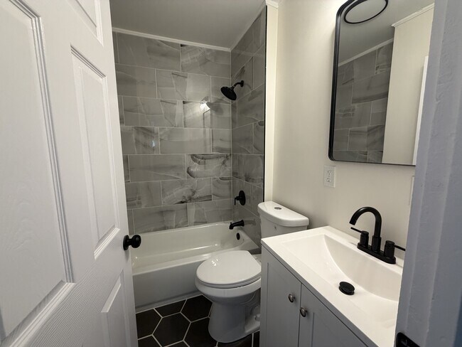 Foto del edificio - 3524 E 143rd St