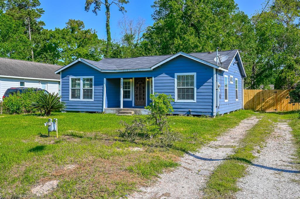 Foto principal - 7009 Finch St