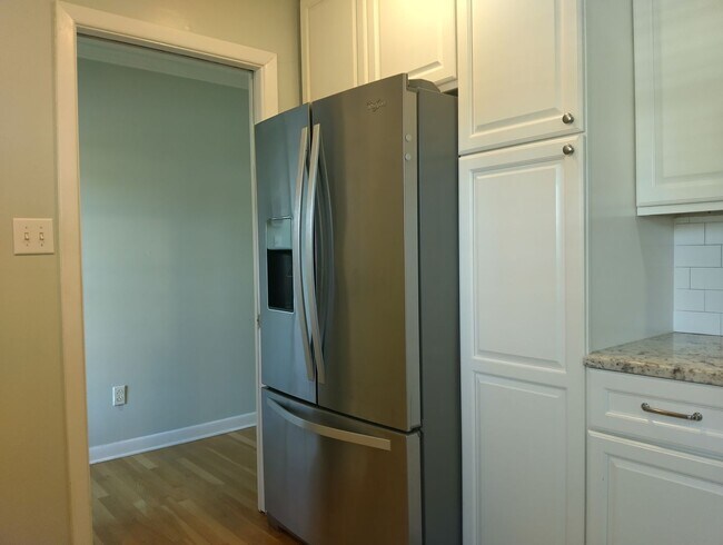 Building Photo - 13 Bosch Ln