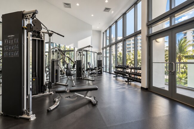 Foto del edificio - 6000 Collins Ave