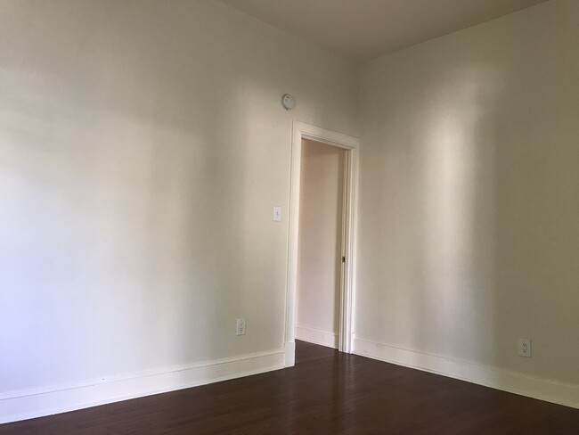 Bedroom - 2029 Spring Garden St