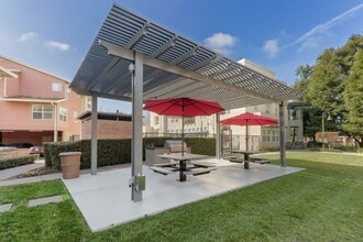 Building Photo - The Lexington Apartments