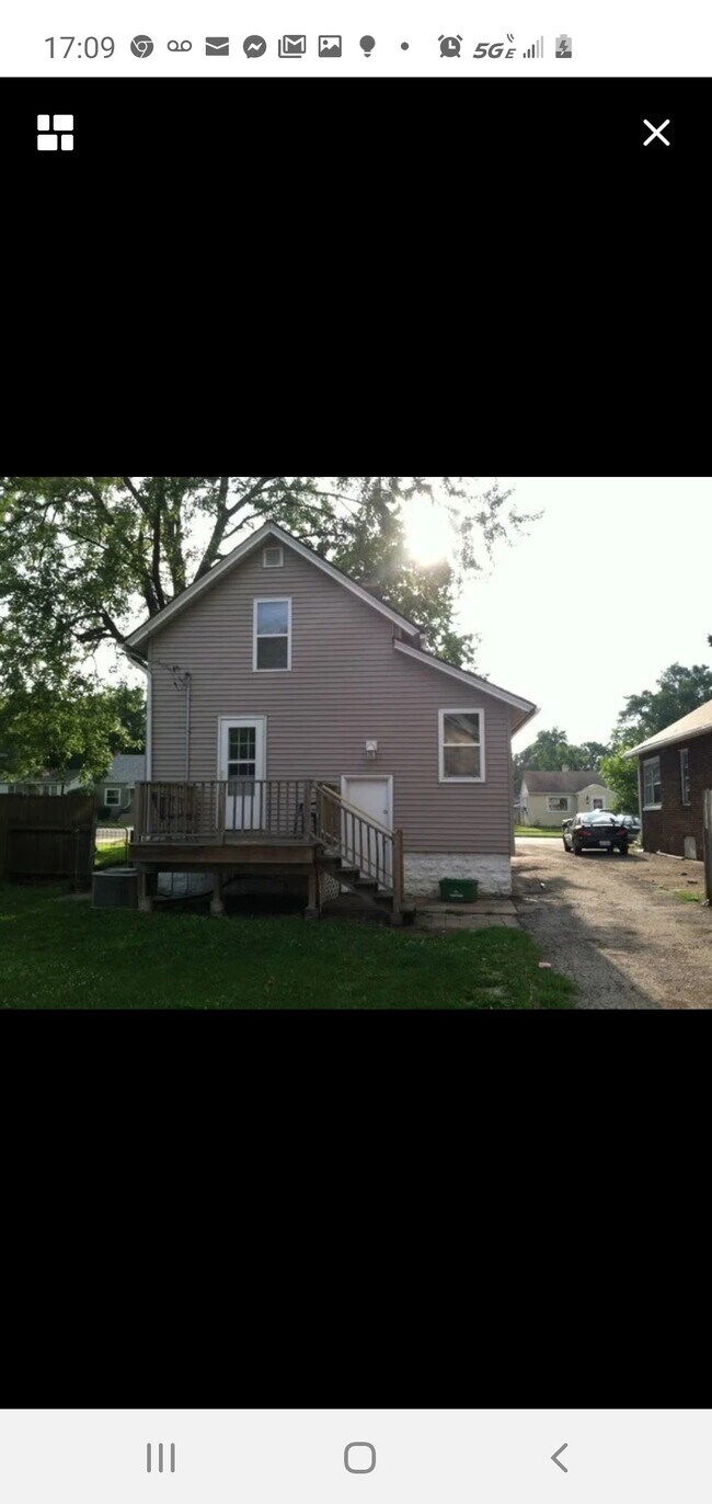 Building Photo - 415 Morton Ave