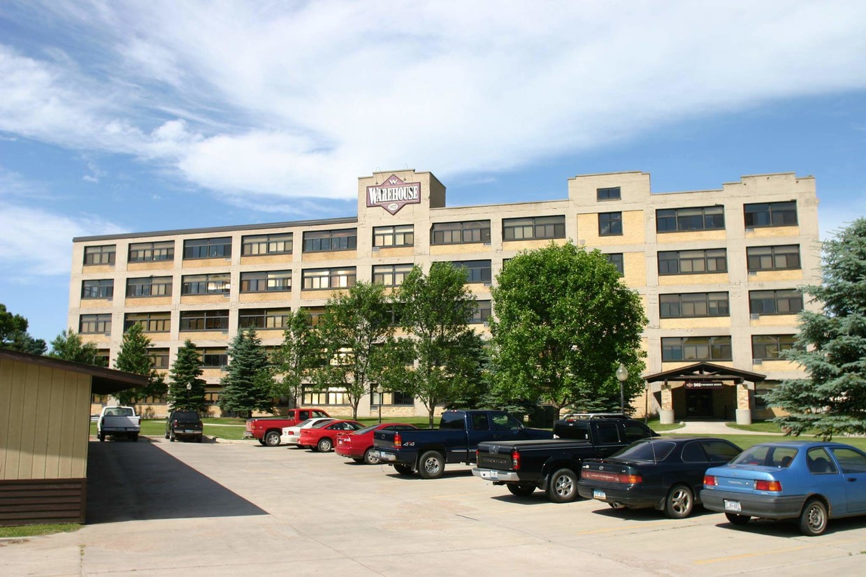 Foto principal - 901 University Ave