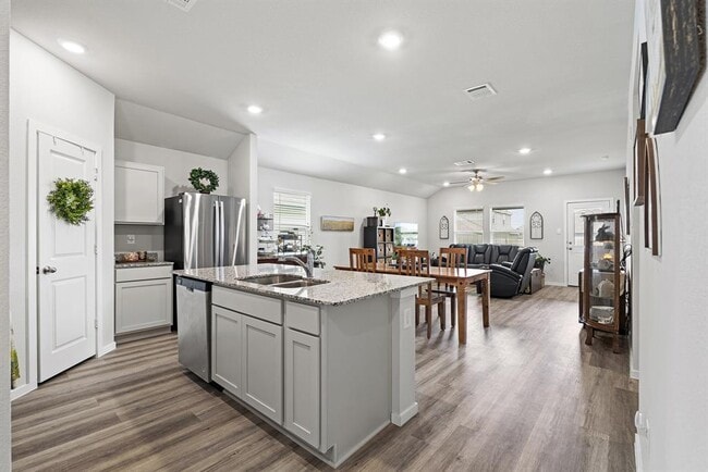 Building Photo - 405 Perry Pl