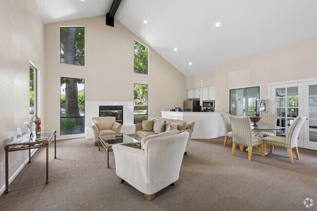 Casa club - Reserve at Riverlake Apartments