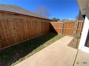 Building Photo - 4725 Hartrick Bluff Rd