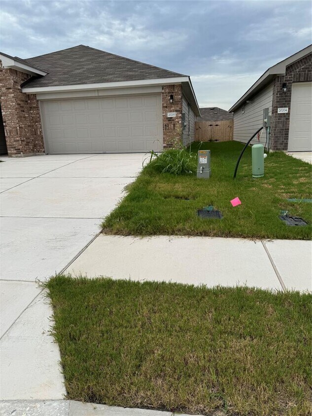 Foto principal - 20200 Merkley Rd