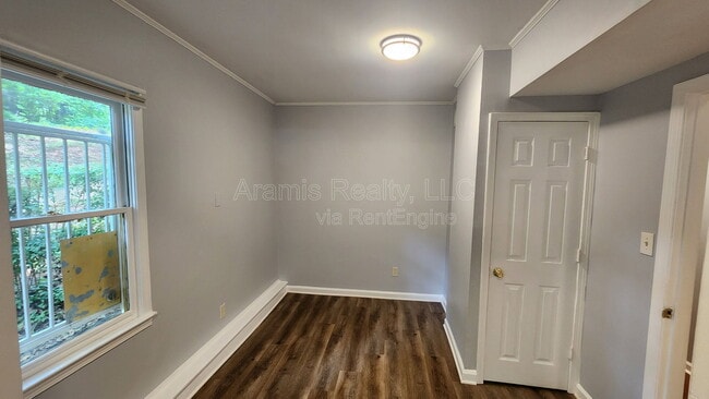 Building Photo - 2284 Alvin Dr NW