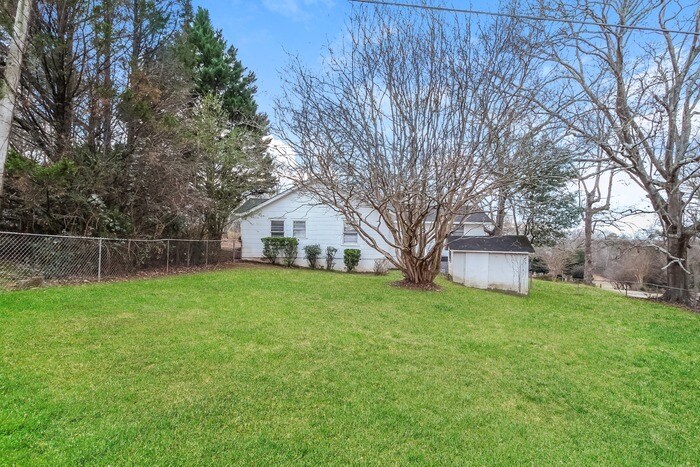 Building Photo - Lovely 3 Bedroom in Greenville