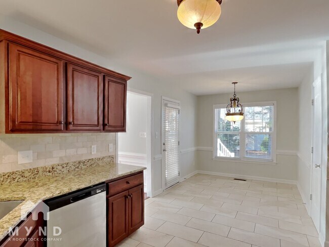 Building Photo - 40 Pinewinds Ct