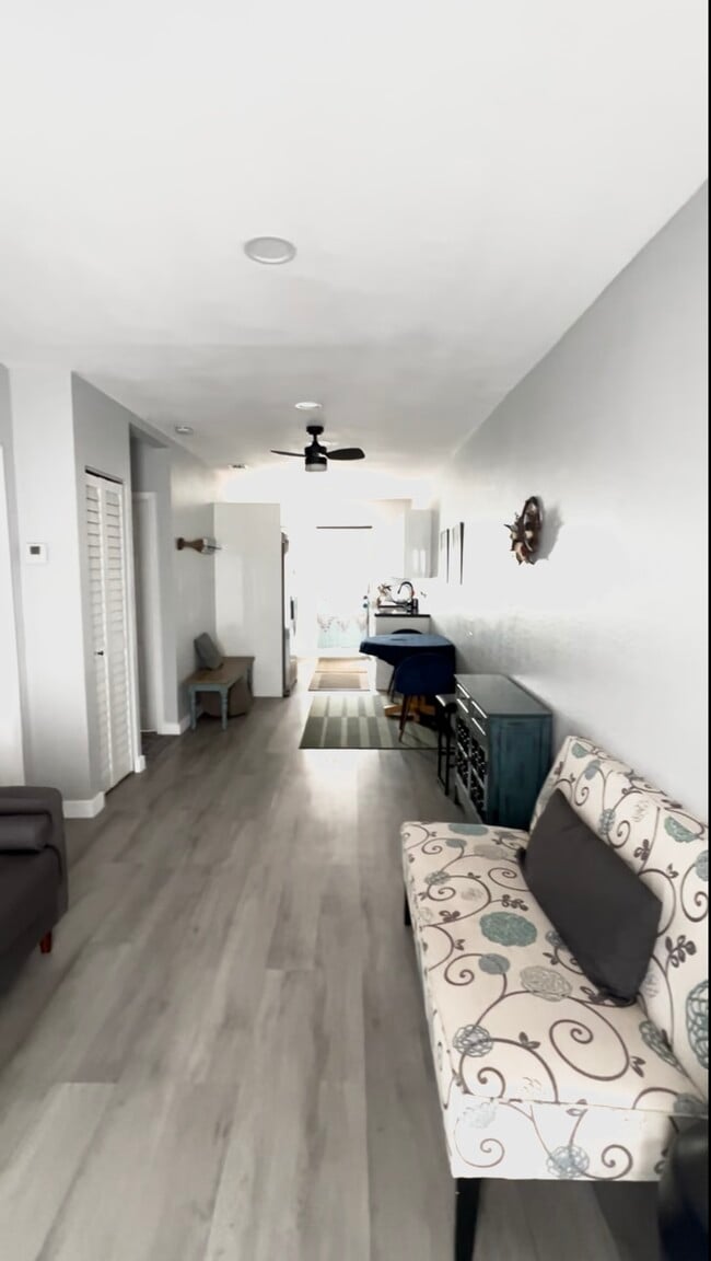 Foto del edificio - 2820 SW 1st St