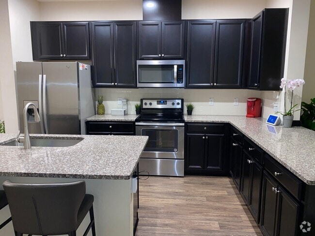 Building Photo - 6549 Calamondin Dr