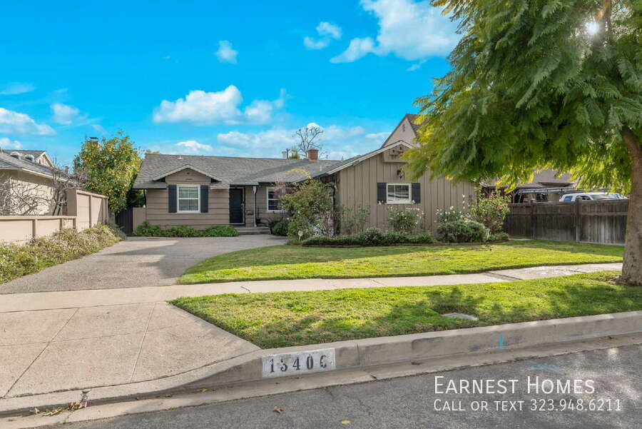 Foto principal - 13400 Weddington St