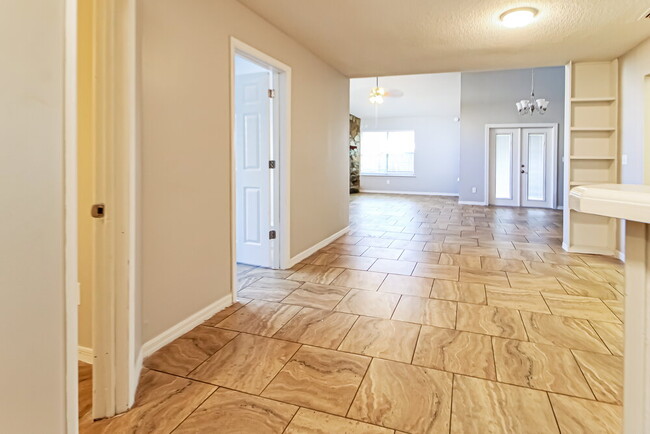 Building Photo - 6753 Long Meadow Cir S