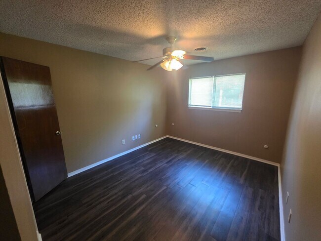 Foto del edificio - 2925-2927 N Sunny Ln
