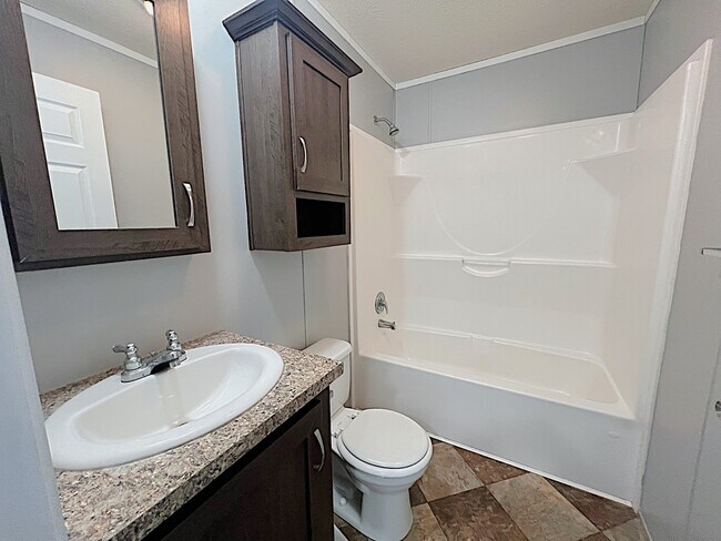 Building Photo - 16731 Fall River Rd