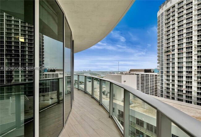 Foto del edificio - 488 NE 18th St