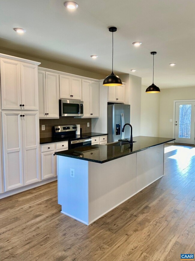 Foto del edificio - 2254 Fowler Cir