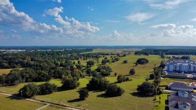 Foto del edificio - 5144 Firebush Dr