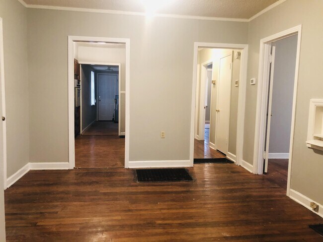 Foto del edificio - 730 Hale Rd