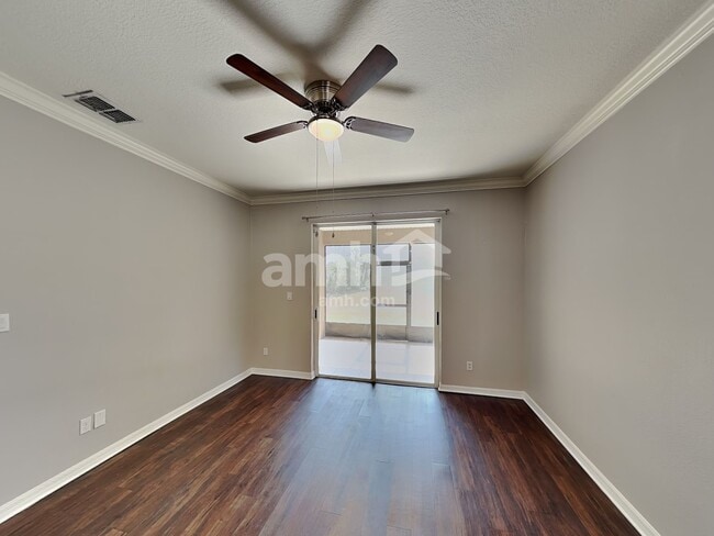 Foto del edificio - 1560 Mountclair Ct