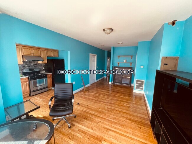 Foto del edificio - 5 Everett Ave