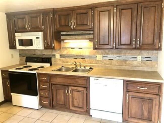 Building Photo - 2360 Canter Ln